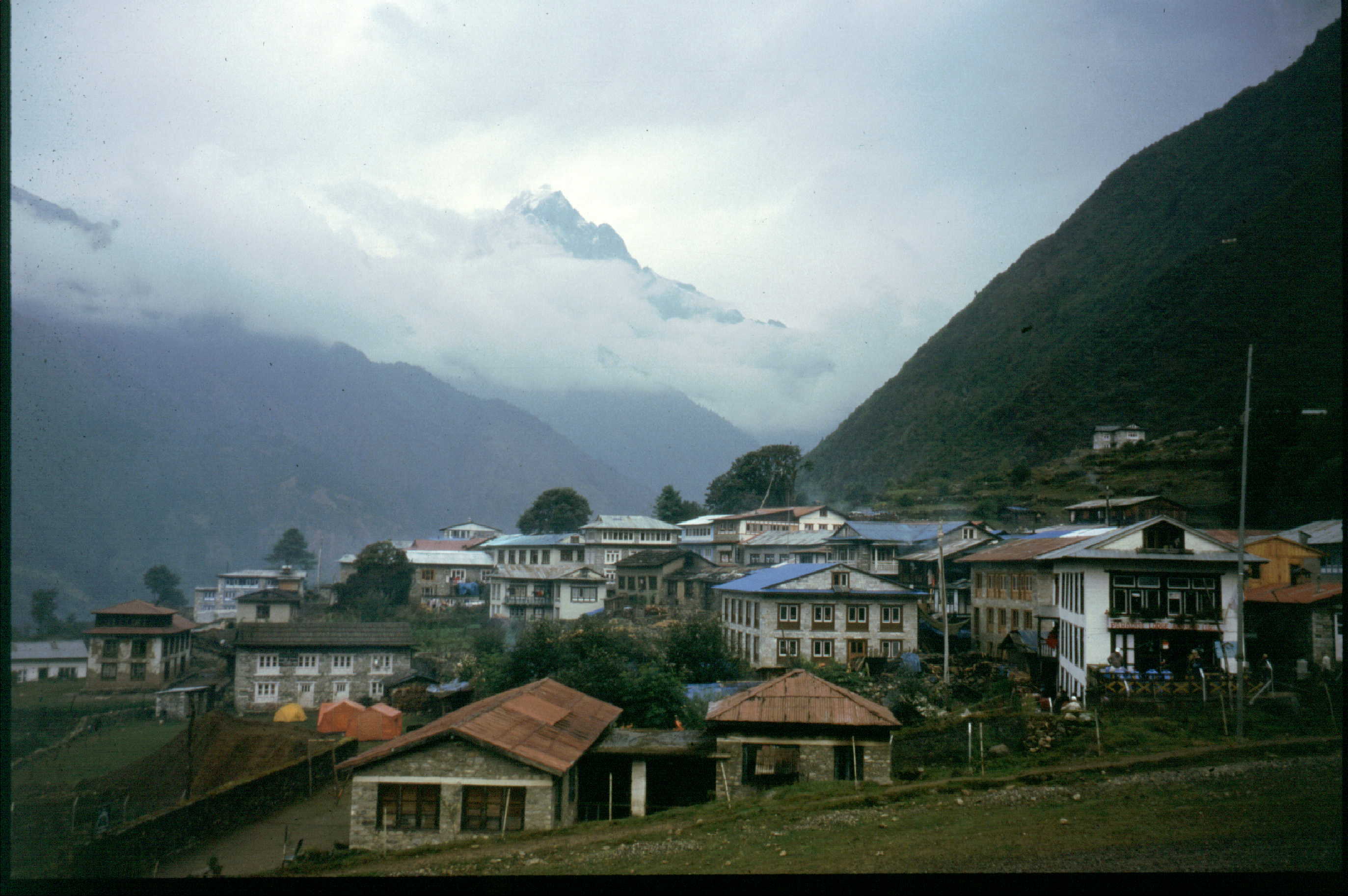 Bin01S08 - Lukla.jpg